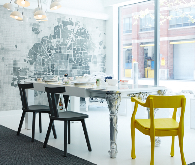 Table with chairs - Radform showroom - Best New Design Stores