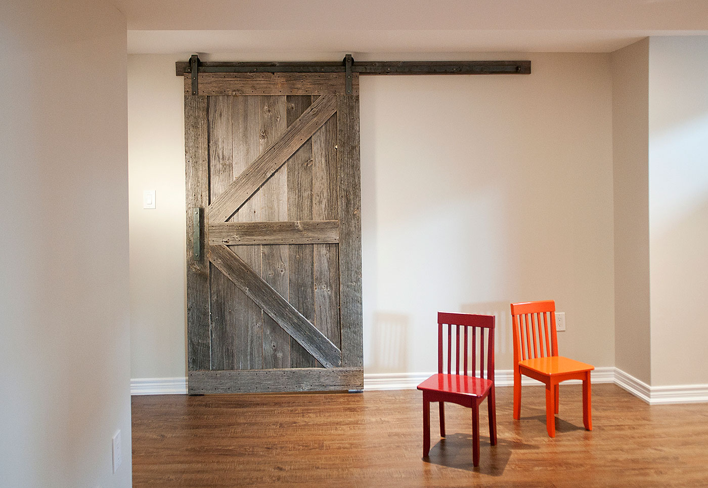 Room with a Sliding door barn style