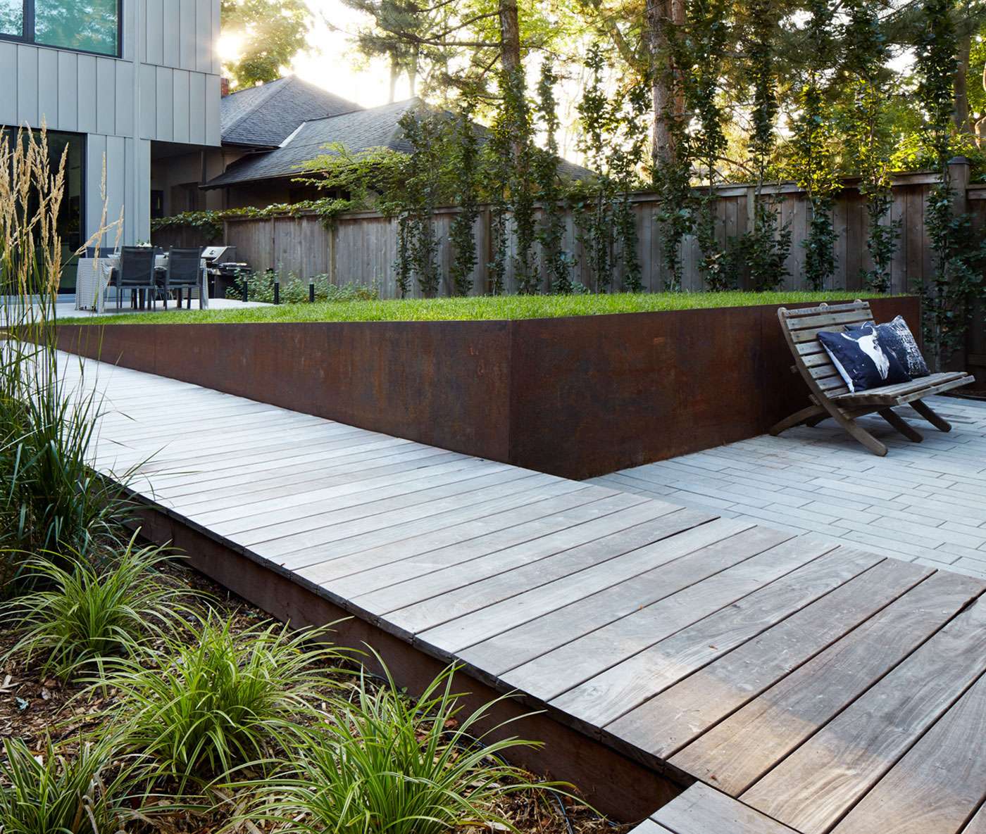 Joel Loblaw design - Modern Home garden
