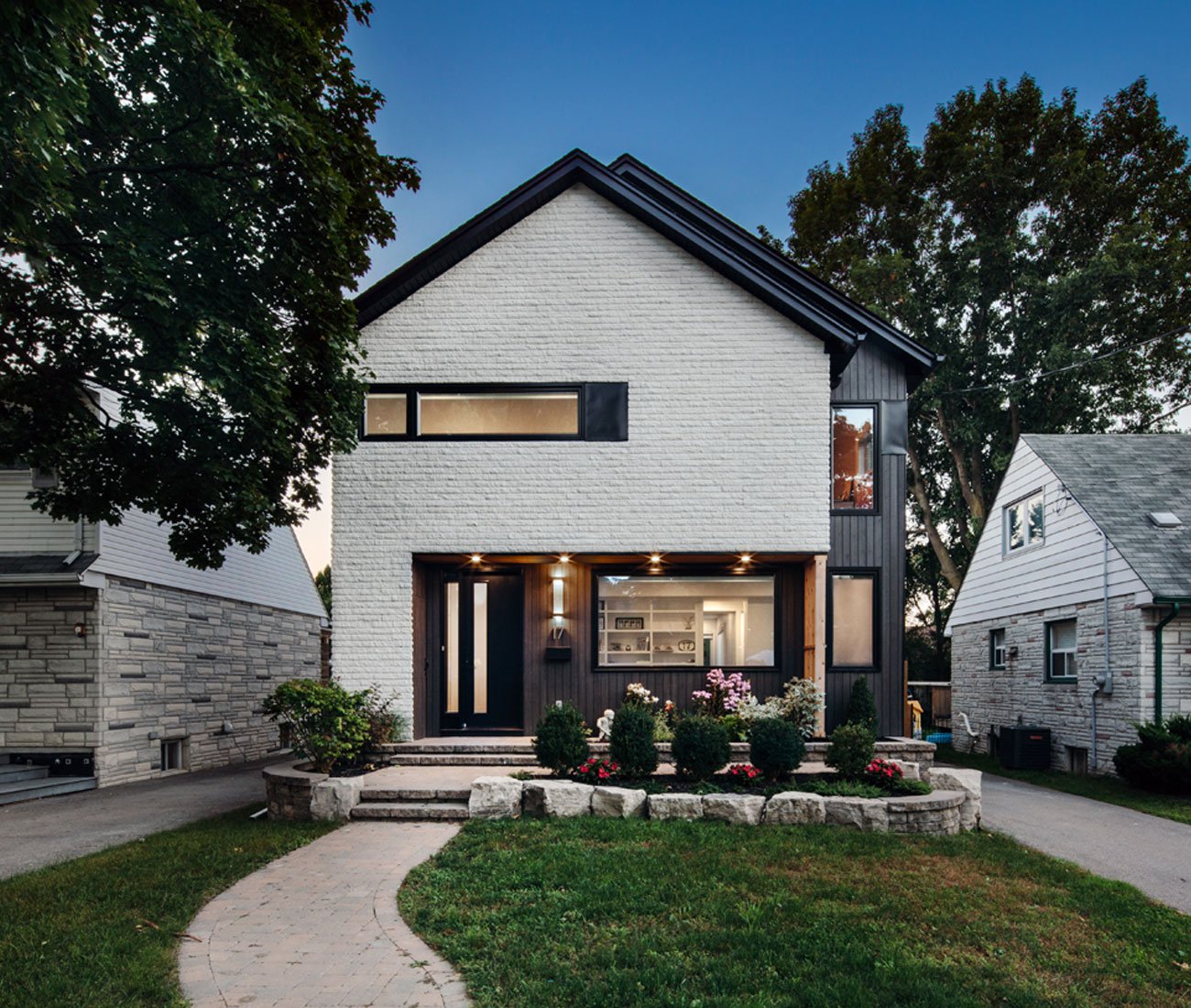 5 Majestic Houses Wrapped in Black Wood Siding | Designlines