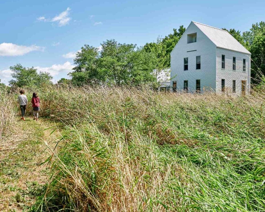modern Ontario farmhouse - Nova Tayona architect
