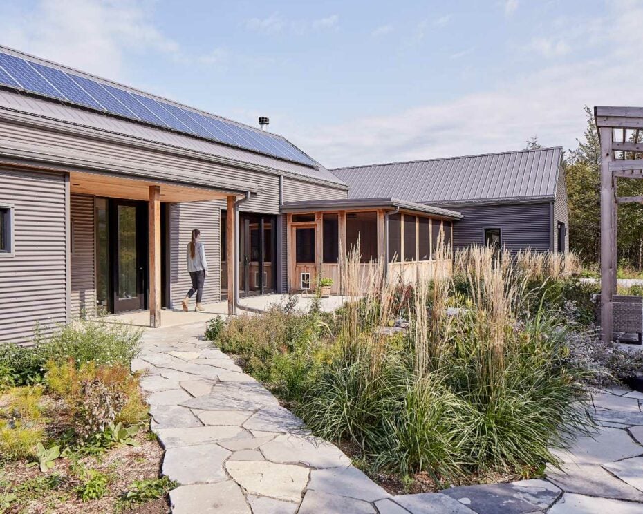 Off grid Farmhouse - Prince Edward County