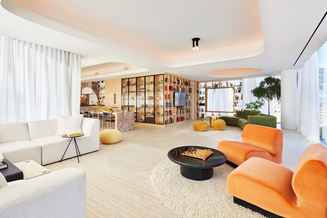 Biophilic condo in Toronto with open-concept living