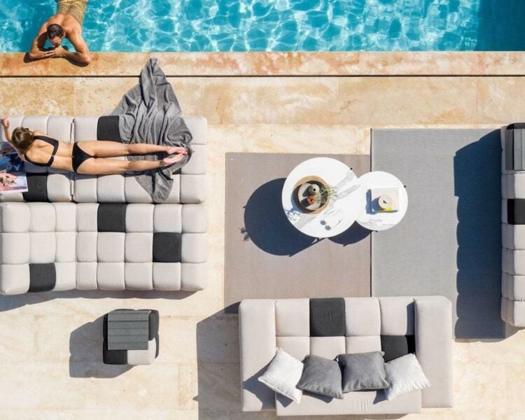 Outdoorz Inc. Sells Divano Lounge