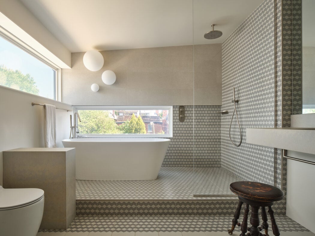 Railcar House - Little Italy, Toronto