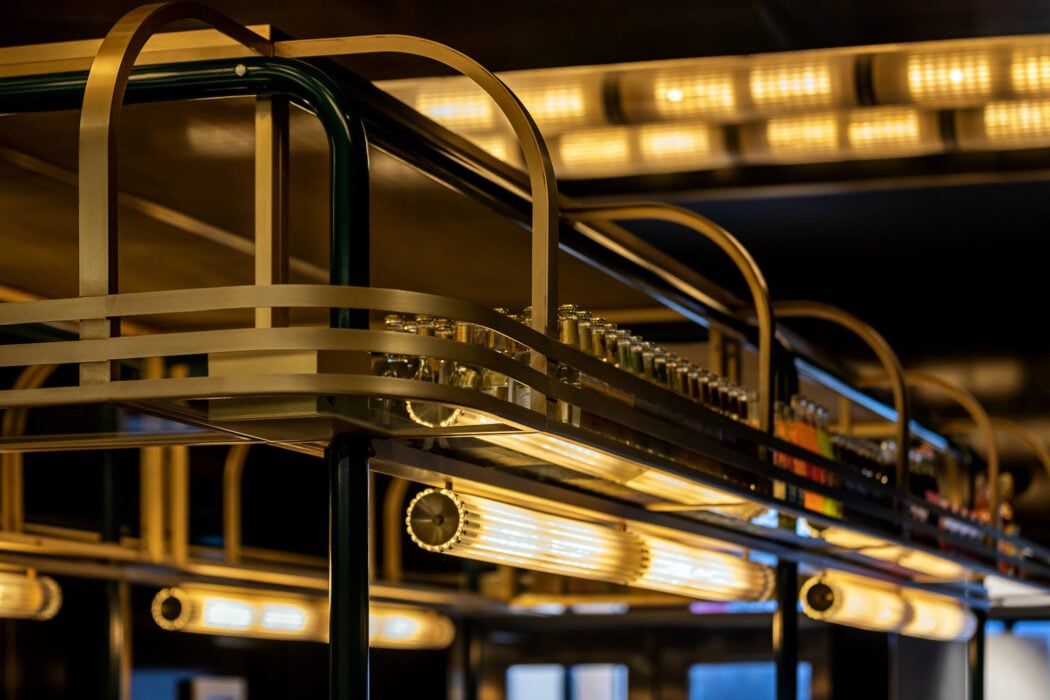 art deco Toronto - Paradise Theatre