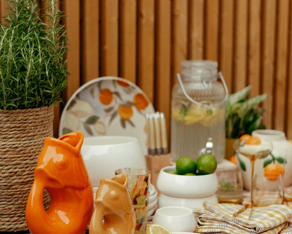 VdeV Spring Dining collection