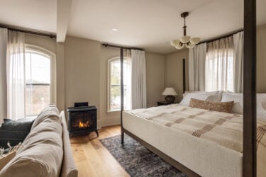 hotel bedroom at The Liberty Inn