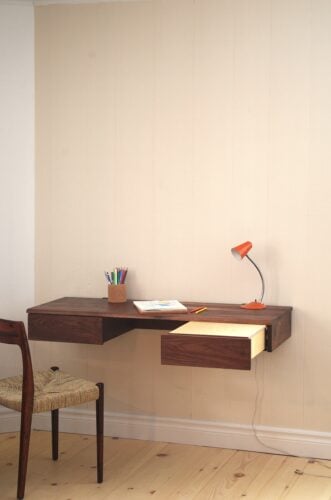 alt wall floating desk